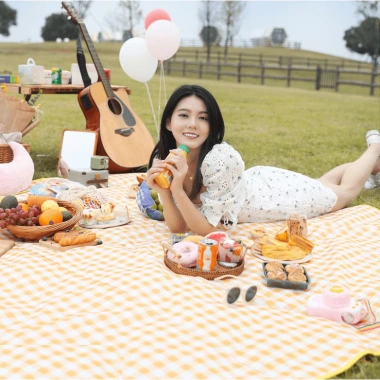 Bạt Picnic 2x2m Chống Thấm Họa Tiết Caro - Gấp Gọn, Giá Ưu Đãi 76.500₫ 8 Bạt Picnic 2x2m Chống Thấm Họa Tiết Caro - Gấp Gọn, Giá Ưu Đãi 76.500₫ 8