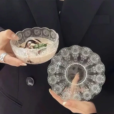 Bát thủy tinh họa tiết hoa mặt trời – Retro nhẹ nhàng, xinh đẹp, chỉ 96.000₫ (giá gốc 122.880₫)