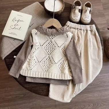 Bé gái 3 bộ áo vest đan + quần mùa thu 2.025 - Homewear dễ thương, mềm mại, giá 281k 5 Bé gái 3 bộ áo vest đan + quần mùa thu 2.025 - Homewear dễ thương, mềm mại, giá 281k 5