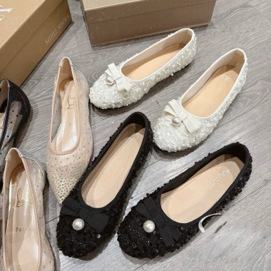 Bệt búp bê kim sa mẫu mới diện Tết xinh lung linh, giảm còn 550k
