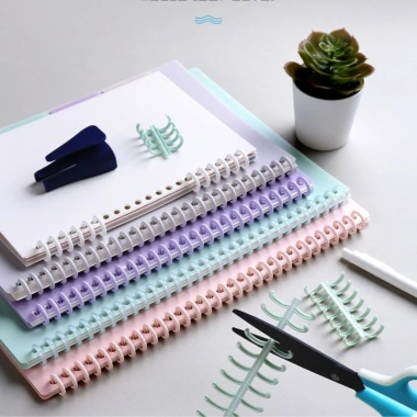 Bìa sổ còng nhựa đa màu A4‑B5‑A5 Buka đục lỗ – Phù hợp planner & bullet journal, chỉ 19.900₫ 4