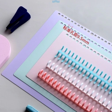 Bìa sổ còng nhựa đa màu A4‑B5‑A5 Buka đục lỗ – Phù hợp planner & bullet journal, chỉ 19.900₫ 5