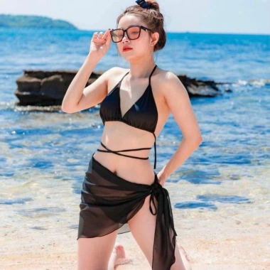 Bikini 2 mảnh nữ tam giác + quần chíp sexy, sang chảnh, nhiều màu - Bin Sports BHV030 89.000₫ 7 Bikini 2 mảnh nữ tam giác + quần chíp sexy, sang chảnh, nhiều màu - Bin Sports BHV030 89.000₫ 7