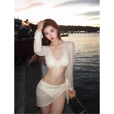 Bikini biển D5: áo bra 2 dây, quần tam giác, áo lưới dài tay + khăn quấn 143.900₫