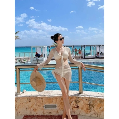 Bikini biển D5: áo bra 2 dây, quần tam giác, áo lưới dài tay + khăn quấn 143.900₫