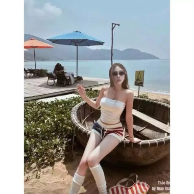 Bikini Đồ Bơi Nữ Áo Ống Kèm Quần Đùi Len Chuẩn Mẫu - Giá 159k Giảm Giá Đặc Biệt