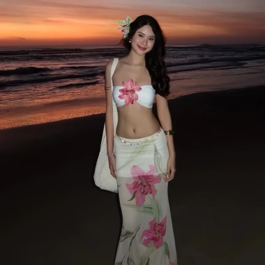 Bikini EMMA Đính Hoa Ly Lưới Mềm Mịn In Hoa Chuẩn Hình - Mút Đệm, Giá 198.000₫ 3