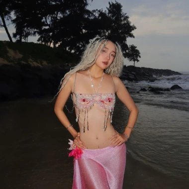 Bikini Hạt Pha Lê Hồng Biển Nắng - Tặng Dây Chuyền Vỏ Sò + 2 Kẹp Hoa & Chip 1.250.000 6