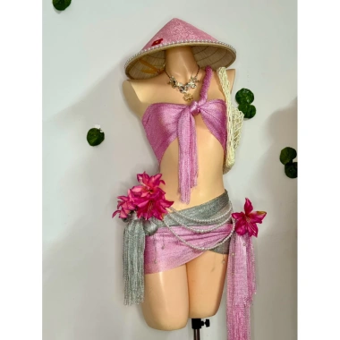 Bikini Hồng Sương Mai - Khăn quấn, dây chuyền vỏ sò, 2 kẹp hoa, giảm 550.000₫ 3