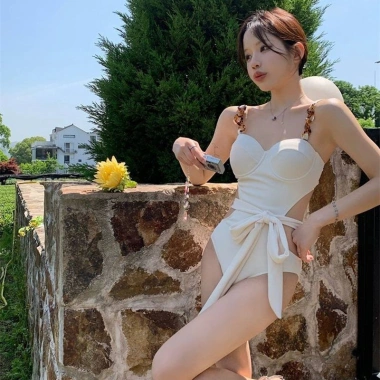 Bikini Một Mảnh Gợi Cảm Desire Quây Lưng – Đồ Bơi Nữ Nóng Mùa Xuân, Giá 161.483₫ 8 Bikini Một Mảnh Gợi Cảm Desire Quây Lưng – Đồ Bơi Nữ Nóng Mùa Xuân, Giá 161.483₫ 8