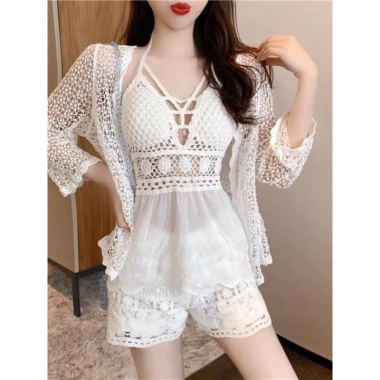 Bikini ren HH45 set 3 món đi biển - áo bra vải boy, choàng hạt, quần 2 lớp dày - giảm 95k