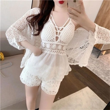 Bikini ren HH45 set 3 món đi biển - áo bra vải boy, choàng hạt, quần 2 lớp dày - giảm 95k