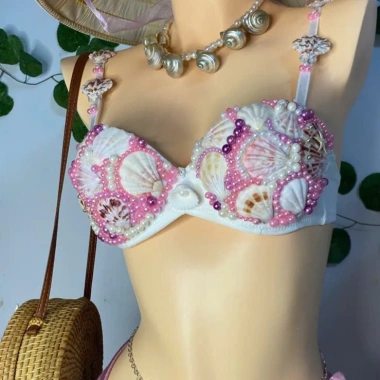 Bikini vỏ sò ngọc trai sang trọng, tặng dây chuyền vỏ sò, chip, 2 kẹp hoa (không bao gồm phụ kiện) - Giá 550.000₫