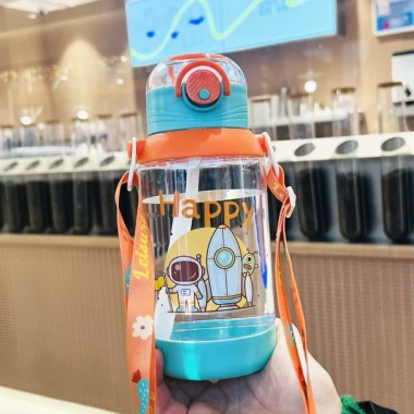 Bình Nước 700ml Cho Bé Nhựa không BPA, Dây Đeo, Hình Phi Hành Gia Xanh Lá và Hồng - 89.900₫ 3 Bình Nước 700ml Cho Bé Nhựa không BPA, Dây Đeo, Hình Phi Hành Gia Xanh Lá và Hồng - 89.900₫ 3