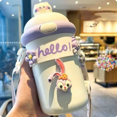 Bình Nước Hello ZADU 450ml Thủy Tinh Bọc Nhựa Cho Bé Đi Học - Ống Hút Tiện Lợi, Nắp Thú Dễ Thương, Giá 99.000 VND