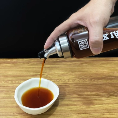 Bình rót One Touch Open 500ml Làng chài xưa – Đựng dầu ăn, nước mắm, Giá ưu đãi 140.000₫