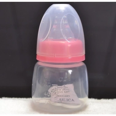 Bình sữa cổ hẹp 60ml thiết kế an toàn, dễ cầm, giá ưu đãi 32.000đ (gốc 41.280đ)