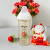 Bình sữa cổ vuông 240ml cho bé 6 tháng+ Núm ti mềm, van thoát khí chống đầy hơi, giá ưu đãi 165.750₫ 2