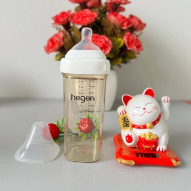 Bình sữa cổ vuông 240ml cho bé 6 tháng+ Núm ti mềm, van thoát khí chống đầy hơi, giá ưu đãi 165.750₫