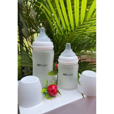 Bình sữa Moyum thủy tinh silicon, nút ti mềm, 2 cỡ 170ml/270ml, chỉ 175.000đ