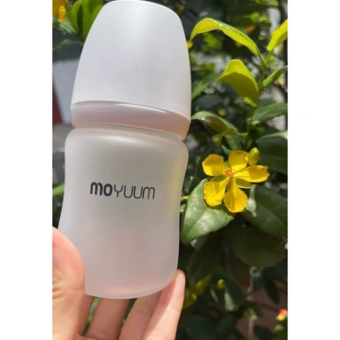 Bình sữa Moyum thủy tinh silicon, nút ti mềm, 2 cỡ 170ml/270ml, chỉ 175.000đ