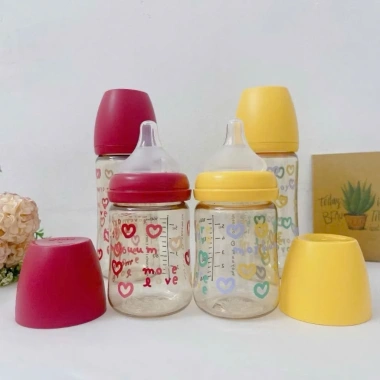 Bình sữa moyuum 170-270ml cổ rộng họa tiết tim vàng đỏ Giá chỉ 38.000đ