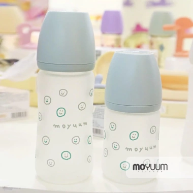 Bình sữa Moyuum thủy tinh silicone 150ml-240ml - Tặng quà, giá ưu đãi 190k