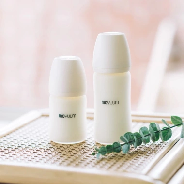 Bình sữa Moyuum thủy tinh silicone cao cấp 150ml và 240ml - An toàn không BPA, dễ vệ sinh 6