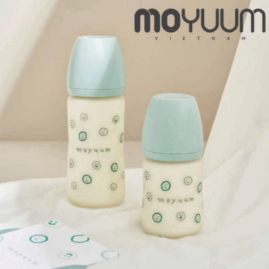 Bình sữa Moyuum thủy tinh tráng silicon mẫu trơn và hoạ tiết nhập khẩu chính hãng giá ưu đãi 359.000 VND
