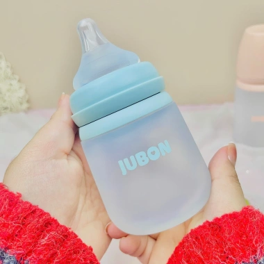 Bình sữa silicone Jubon cổ rộng size núm ti A399 - giảm còn 200.000₫ 8 Bình sữa silicone Jubon cổ rộng size núm ti A399 - giảm còn 200.000₫ 8
