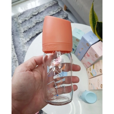 Bình Sữa Thủy Tinh Farlin Cổ Rộng 240ml - An Toàn, Dễ Dùng, Giá 120k Giảm Giá