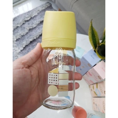 Bình Sữa Thủy Tinh Farlin Cổ Rộng 240ml - An Toàn, Dễ Dùng, Giá 120k Giảm Giá