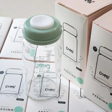 Bình Trữ Sữa Thủy Tinh COMI 260ml Xanh và Hồng – An Toàn, Giá 95.000₫