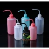 Bình tưới cây vòi cong nhựa nhiều màu, vạch chia dung tích 250ml-500ml, chỉ 15.000 VND 2