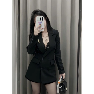 Blazer đen ngắn DAY CHIC - Công sở thời trang, chỉ 399.000đ, không kèm chân váy 3 Blazer đen ngắn DAY CHIC - Công sở thời trang, chỉ 399.000đ, không kèm chân váy 3
