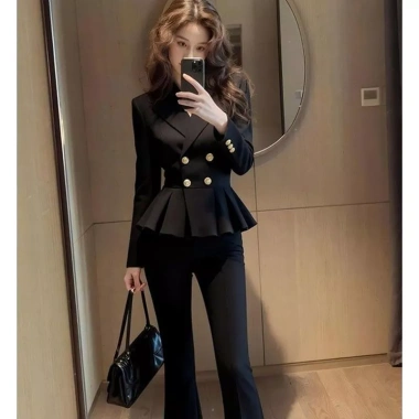 Blazer nữ thu đông màu đen thiết kế filigree eo cao cấp - Giá chỉ 635.041₫ 7 Blazer nữ thu đông màu đen thiết kế filigree eo cao cấp - Giá chỉ 635.041₫ 7