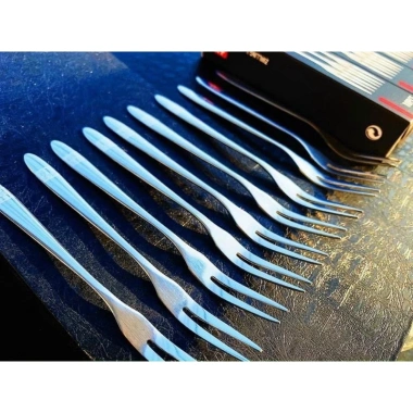 Bộ 10 Dĩa Ăn Hoa Quả Thép Không Gỉ 2 Răng – Dễ Vệ Sinh, Giá Tiết Kiệm 37.000đ