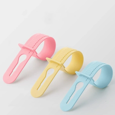 Bộ 10 Móc Treo Quần Áo Chống Gió Khóa Giá Cố Định, Nút Thanh Điều Chỉnh, Không Trơn Trượt, Giá Ưu Đãi 40.425₫ 5 Bộ 10 Móc Treo Quần Áo Chống Gió Khóa Giá Cố Định, Nút Thanh Điều Chỉnh, Không Trơn Trượt, Giá Ưu Đãi 40.425₫ 5