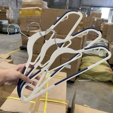 Bộ 10 Móc Treo Quần Áo Chống Tuột – Tiện Lợi, Dễ Phơi Ngoài Trời – Giá 48.000đ 9 Bộ 10 Móc Treo Quần Áo Chống Tuột – Tiện Lợi, Dễ Phơi Ngoài Trời – Giá 48.000đ 9