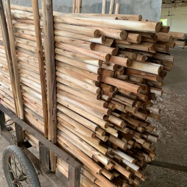 Bó 10 thanh gỗ tròn 4cm x 120cm - Cán chổi, vòng hoa, giàn leo, trang trí vườn, 50.000 VND 2