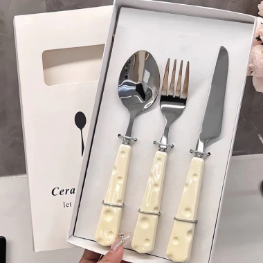 Bộ 3 Món Dĩa Thìa Dao Hình Phô Mai - Đồ Ăn Trái Cây Nĩa Súp Màu Kem Sang Trọng, Giá 29.900₫
