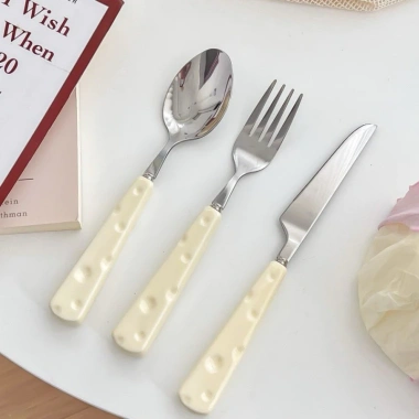 Bộ 3 Món Dĩa Thìa Dao Hình Phô Mai - Đồ Ăn Trái Cây Nĩa Súp Màu Kem Sang Trọng, Giá 29.900₫