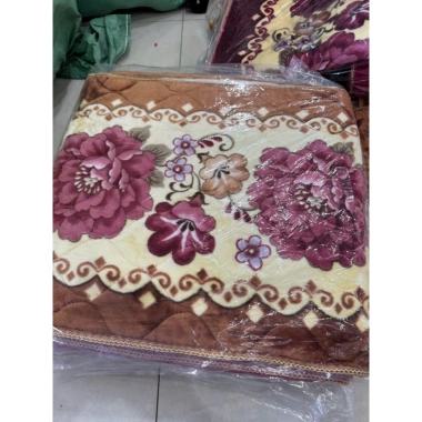 Bộ 3 Thảm Trải Ghế Nỉ Nhung Bo Viền Hoa Văn - Êm Đệm Sofa Gỗm 136.466 VND