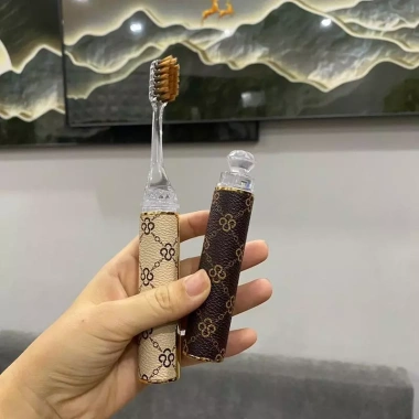 Bộ 4 Bàn Chải Hoàng Gia Gấp Gọn Nam Nữ – Tiện Lợi, Tặng Hộp, 46.000₫ 5