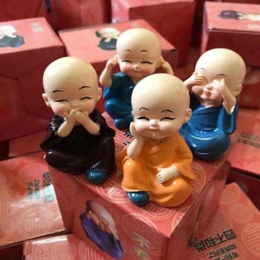 Bộ 4 Chú Tiểu Cầu An - Trang trí xe hơi, phòng khách, bàn làm việc, giá chỉ 35.000 3