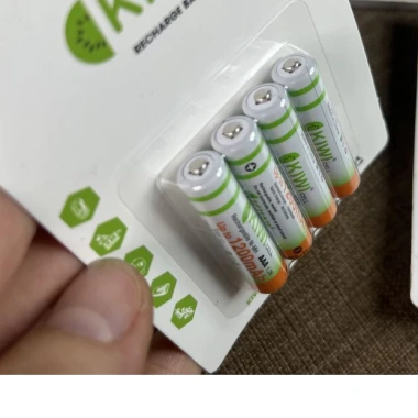 Bộ 4 Pin Đũa Sạc KIWI 1.200mAh AAA LR03 1.2V Giá Ưu Đãi 130.000₫ 3 Bộ 4 Pin Đũa Sạc KIWI 1.200mAh AAA LR03 1.2V Giá Ưu Đãi 130.000₫ 3