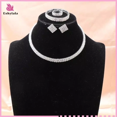 Bộ 4 Trang Sức Cô Dâu – Vòng Cổ, Vòng Tay, Bông Tai, Nhẫn – Thời Trang Sang Trọng, Chỉ 62,150₫ 10 Bộ 4 Trang Sức Cô Dâu – Vòng Cổ, Vòng Tay, Bông Tai, Nhẫn – Thời Trang Sang Trọng, Chỉ 62,150₫ 10
