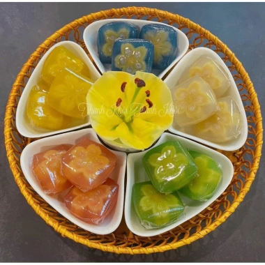 Bộ 5 đĩa hoa mặt trời kèm khay mây - Gốm sứ cao cấp, trang trí bàn ăn & mâm cúng, giá ưu đãi 360.000₫ 5