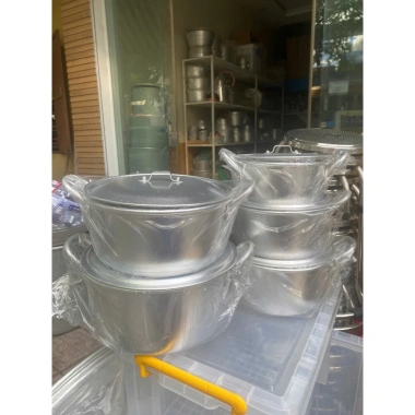 Bộ 5 Nồi Nhôm Gia Đình 16-24cm Dày Dặn Dẫn Nhiệt Nhanh Không Gỉ 295.000 VND