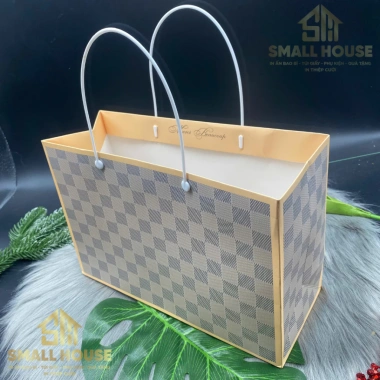 Bộ 5 Túi Giấy Caro Đựng Quà Tặng Thời Trang, Thiết Kế Sang Trọng Đặc Biệt - Phù Hợp Mỹ Phẩm, Nước Hoa - Giá Ưu Đãi 15.000đ Bộ 5 Túi Giấy Caro Đựng Quà Tặng Thời Trang, Thiết Kế Sang Trọng Đặc Biệt - Phù Hợp Mỹ Phẩm, Nước Hoa - Giá Ưu Đãi 15.000đ